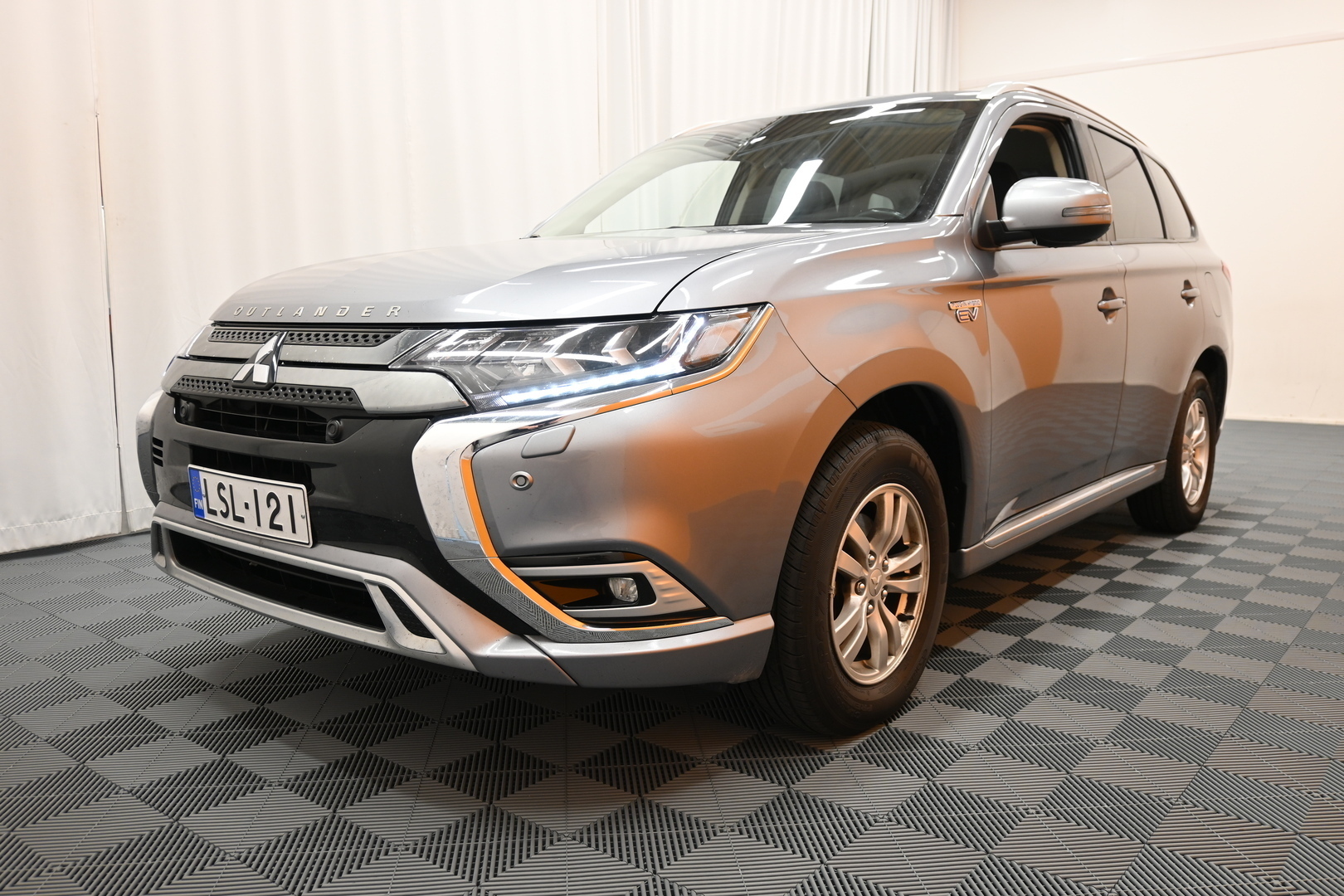 MITSUBISHI OUTLANDER PHEV 2019