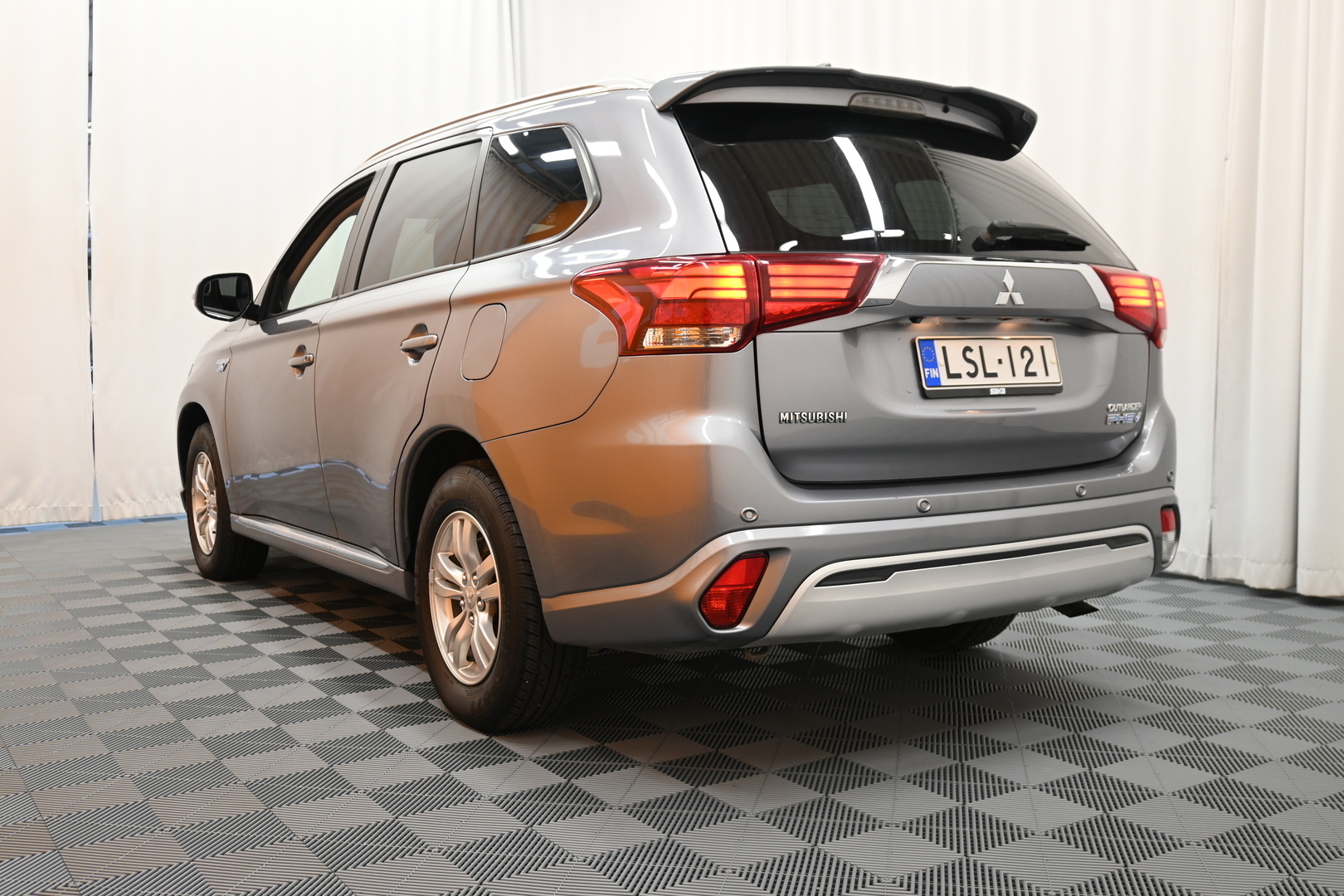 MITSUBISHI OUTLANDER PHEV 2019