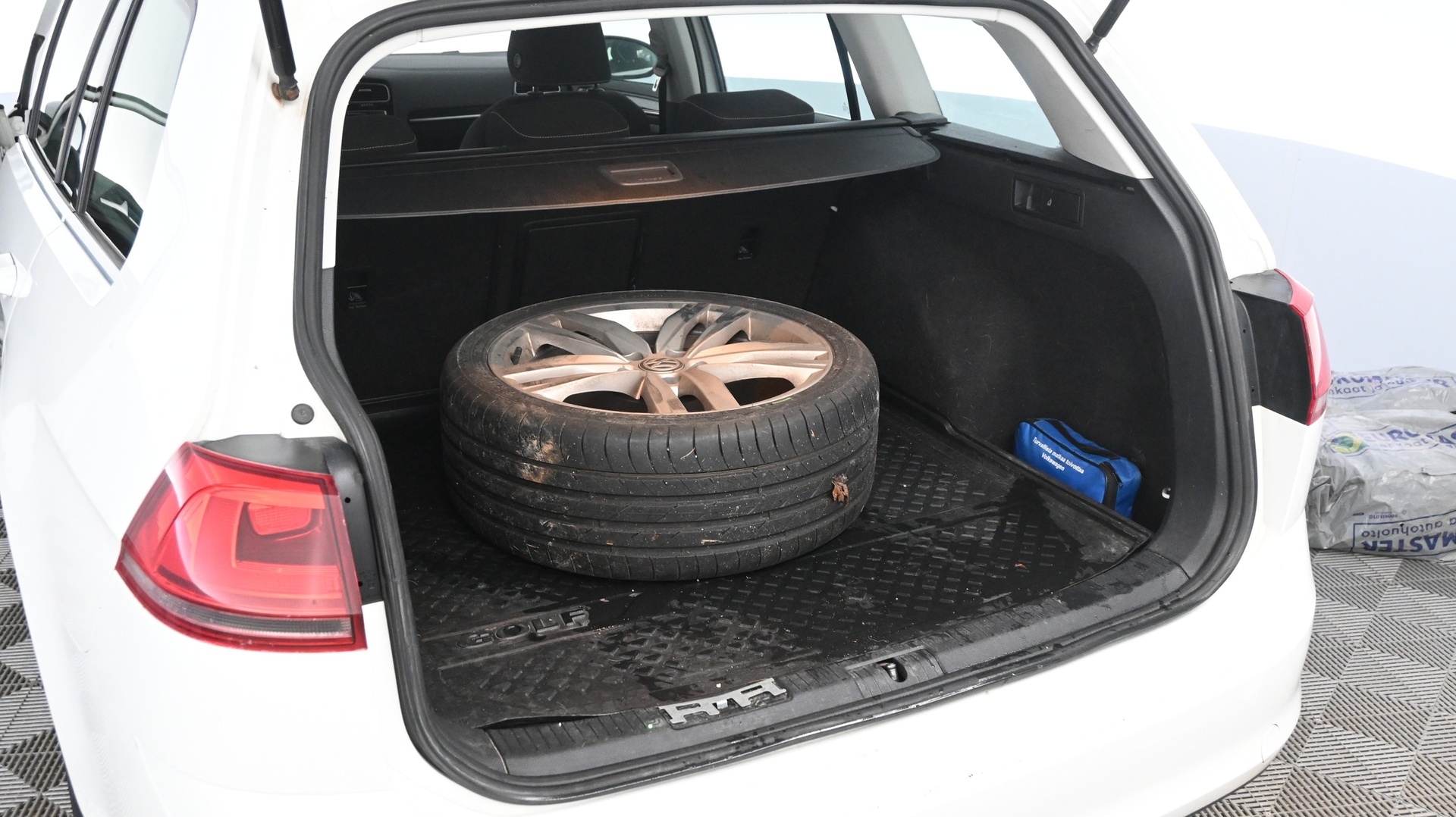 VOLKSWAGEN Golf 2014