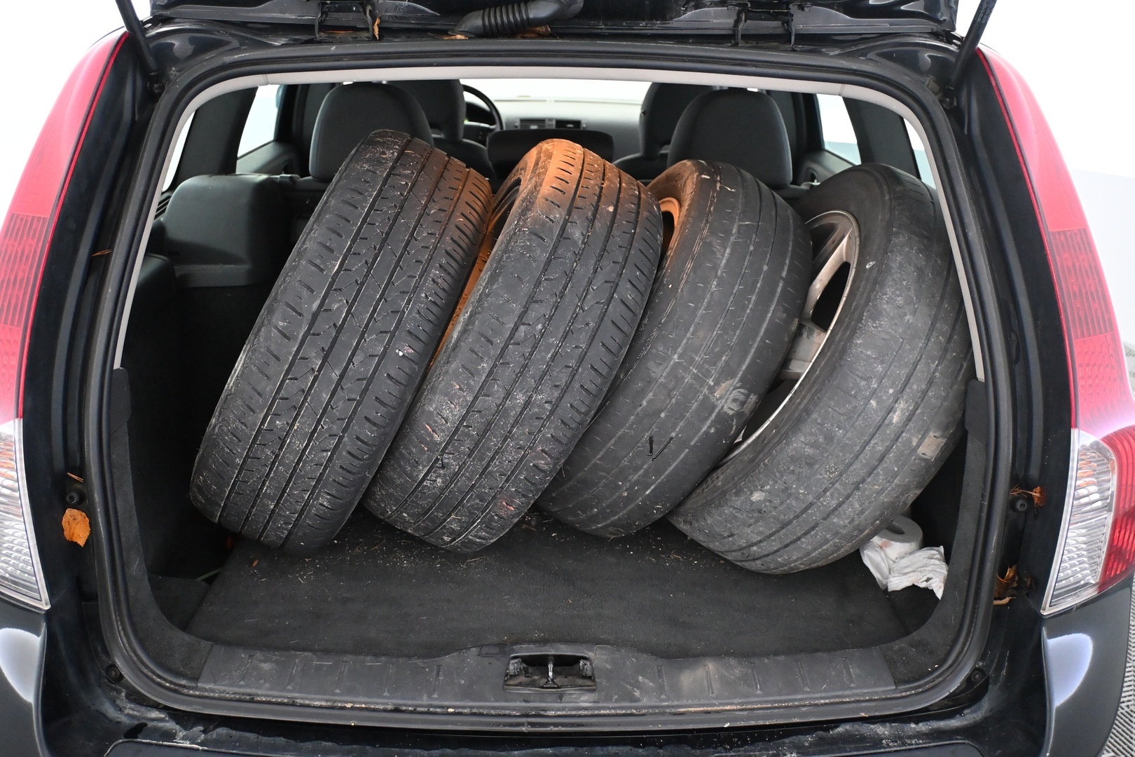 VOLVO V50 2011