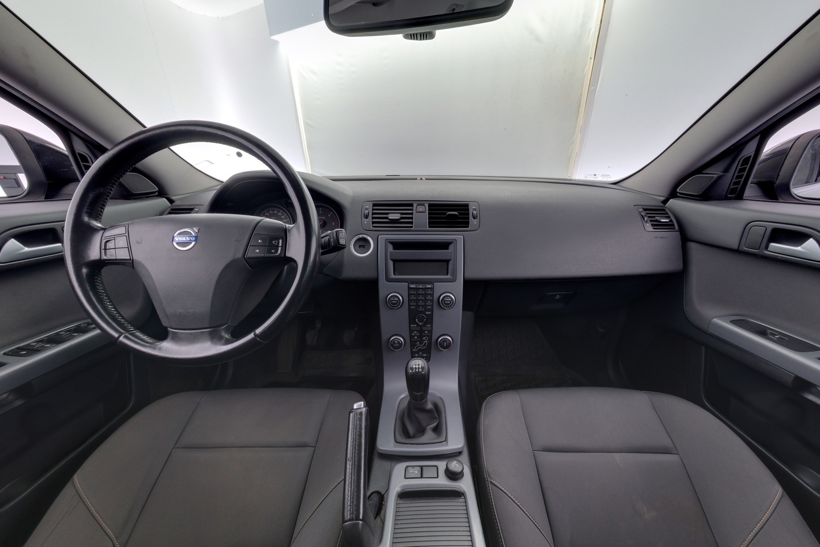 VOLVO V50 2011