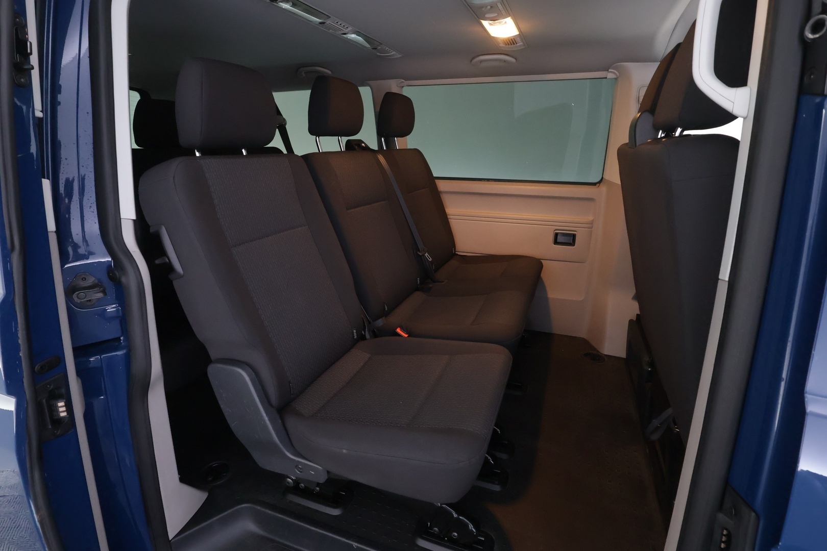 VOLKSWAGEN Caravelle 2016