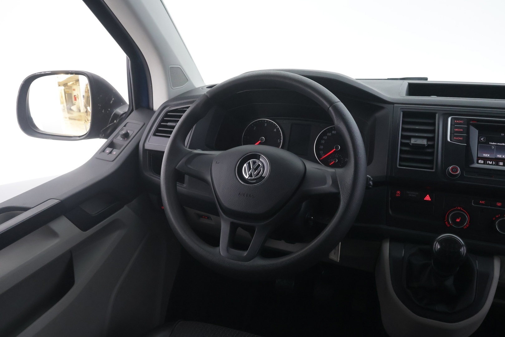 VOLKSWAGEN Caravelle 2016