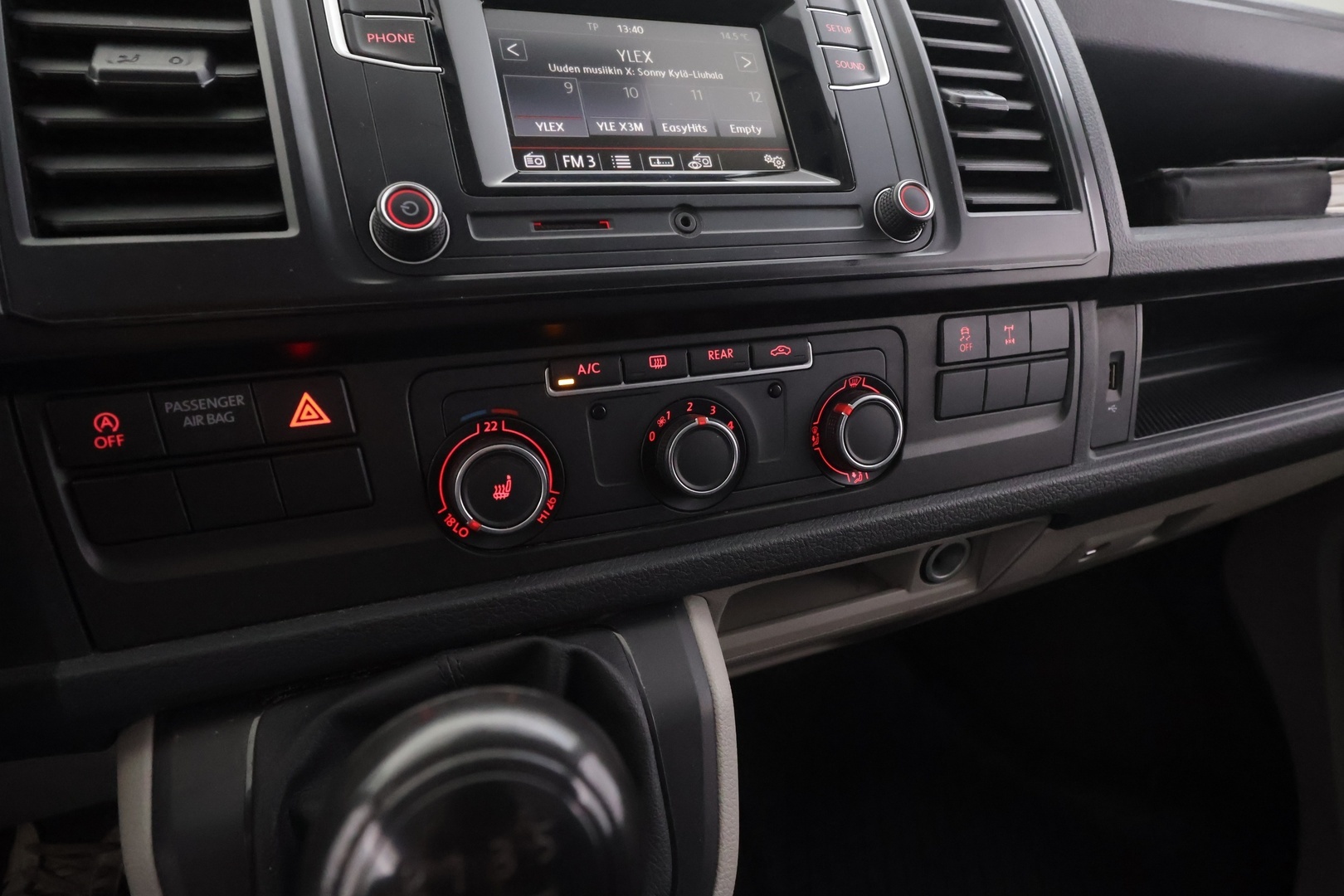VOLKSWAGEN Caravelle 2016