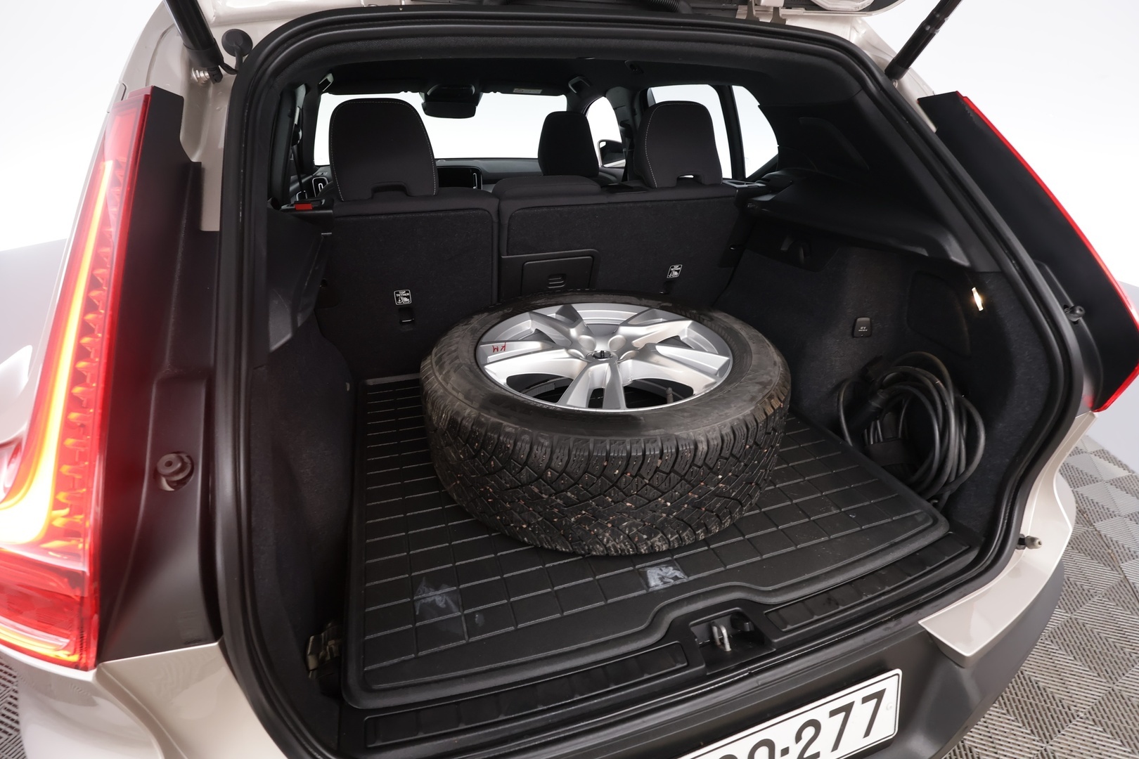 VOLVO XC40 2023