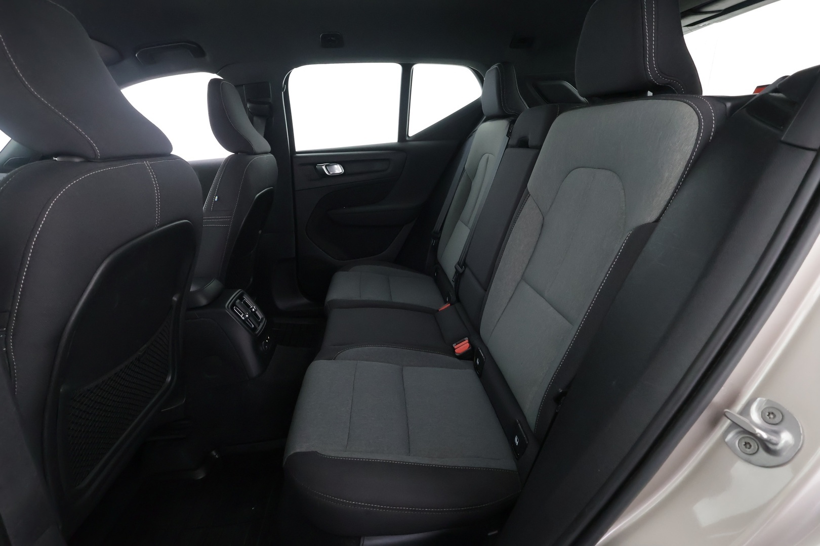VOLVO XC40 2023