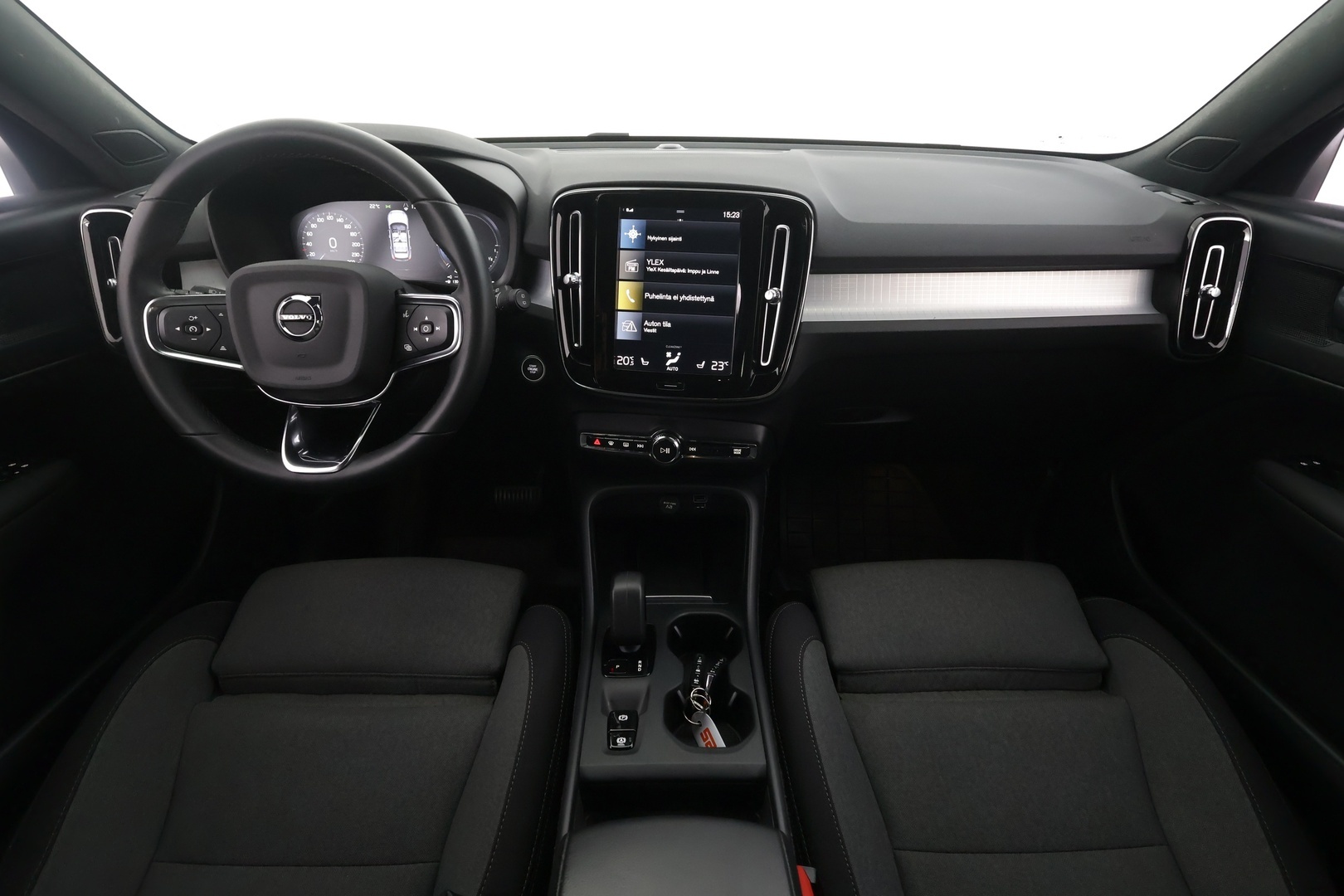 VOLVO XC40 2023