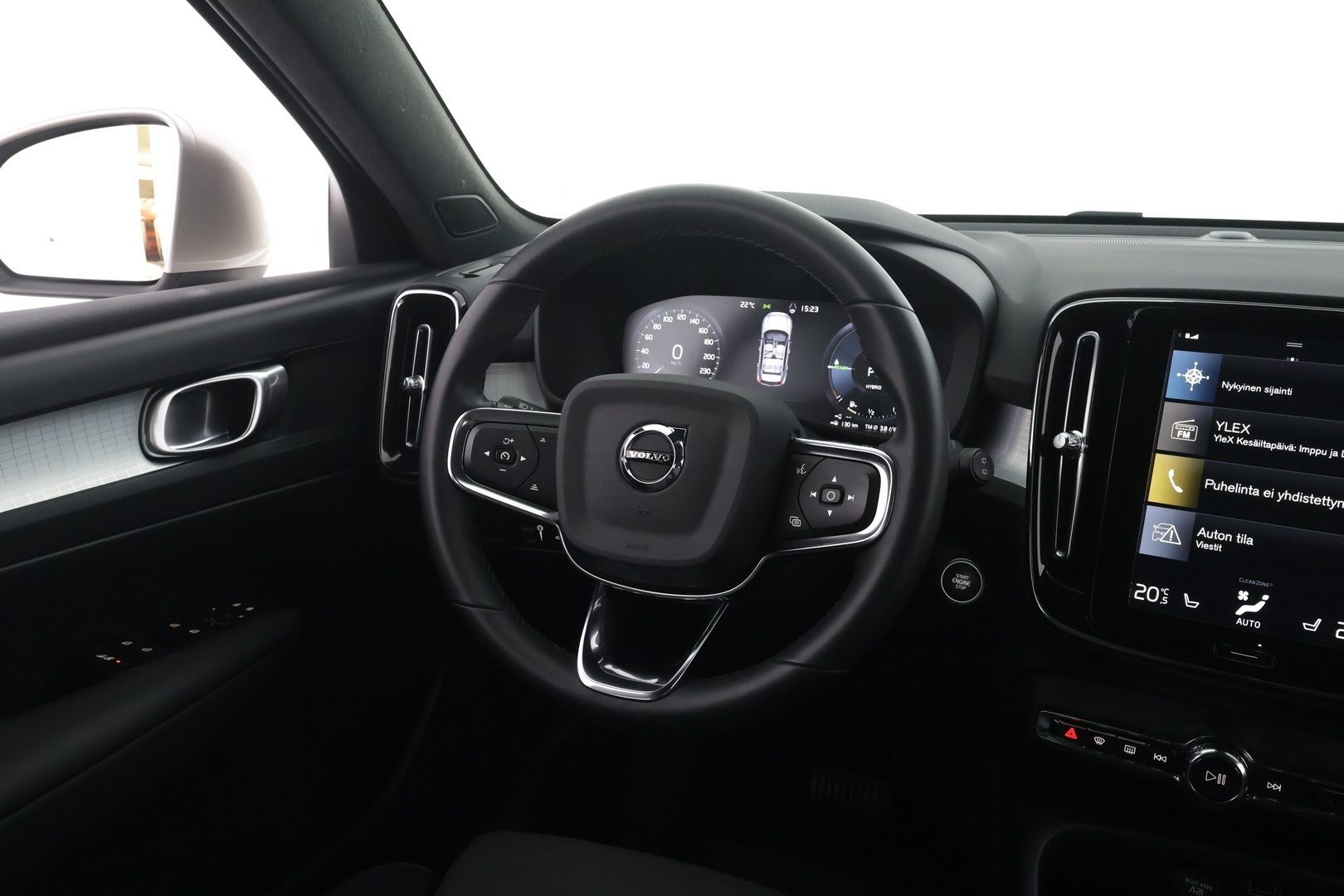 VOLVO XC40 2023