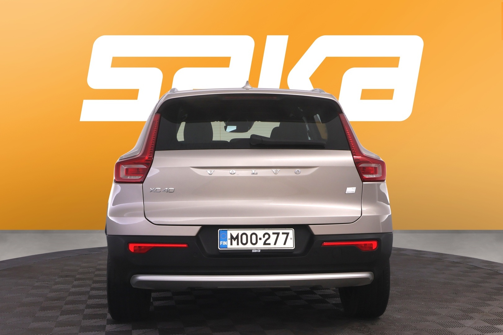 VOLVO XC40 2023