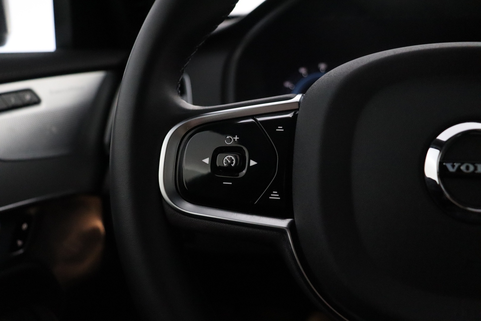 VOLVO XC90 2024