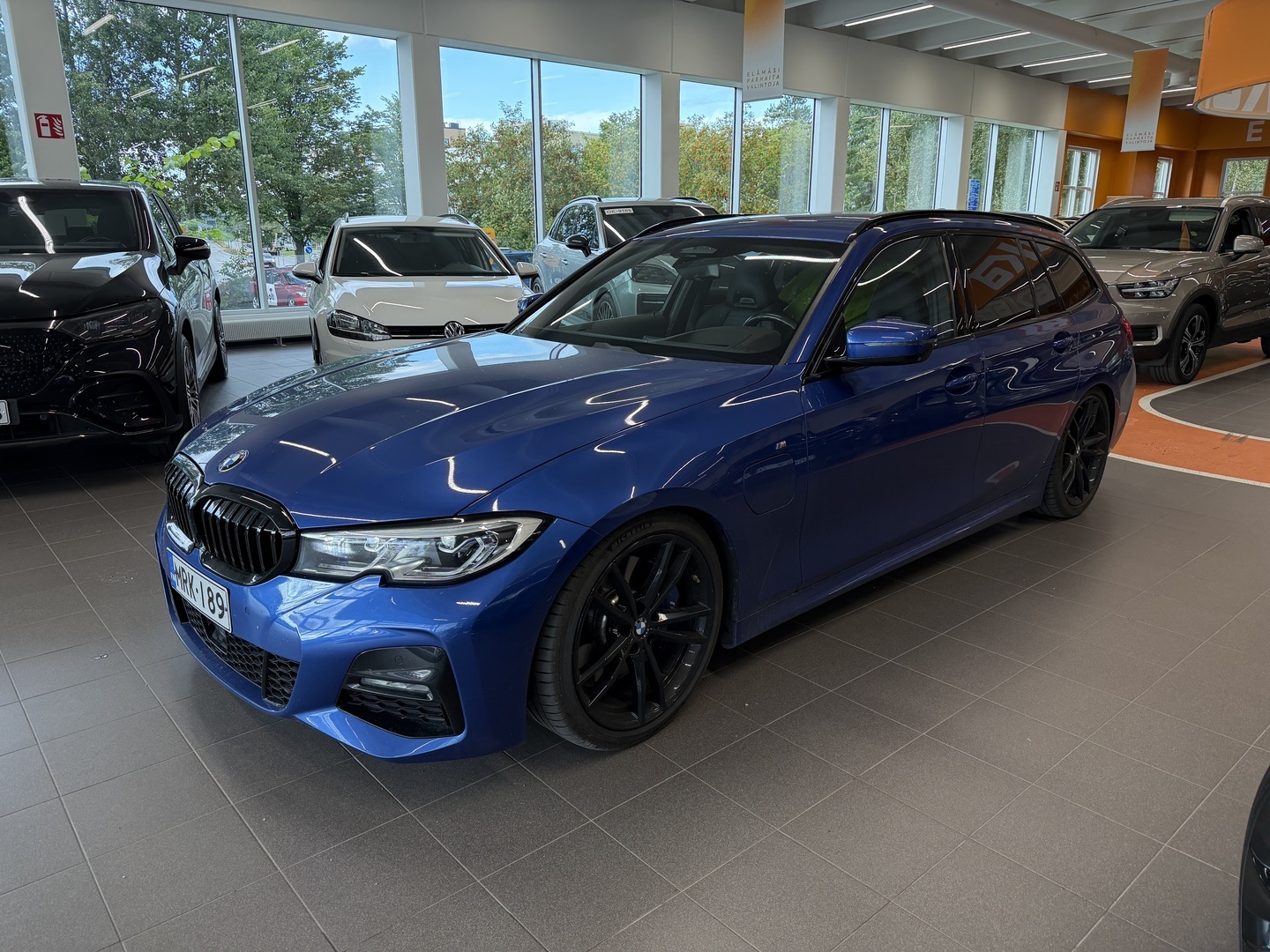 BMW 330 2021