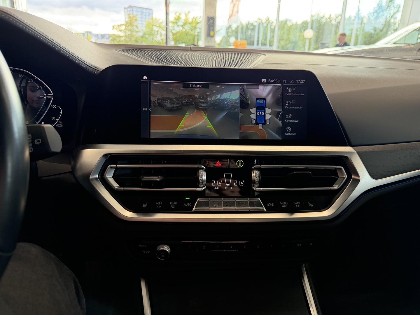 BMW 330 2021