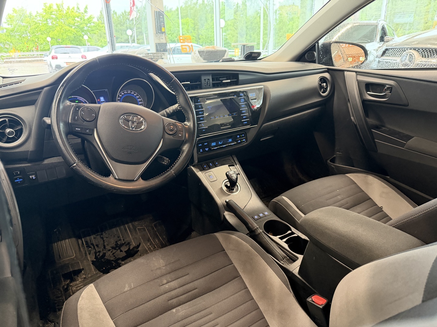 TOYOTA Auris 2017