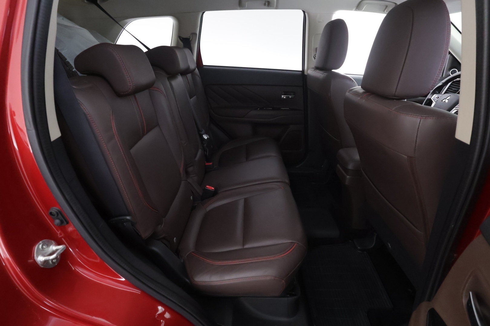 MITSUBISHI Outlander PHEV 2016