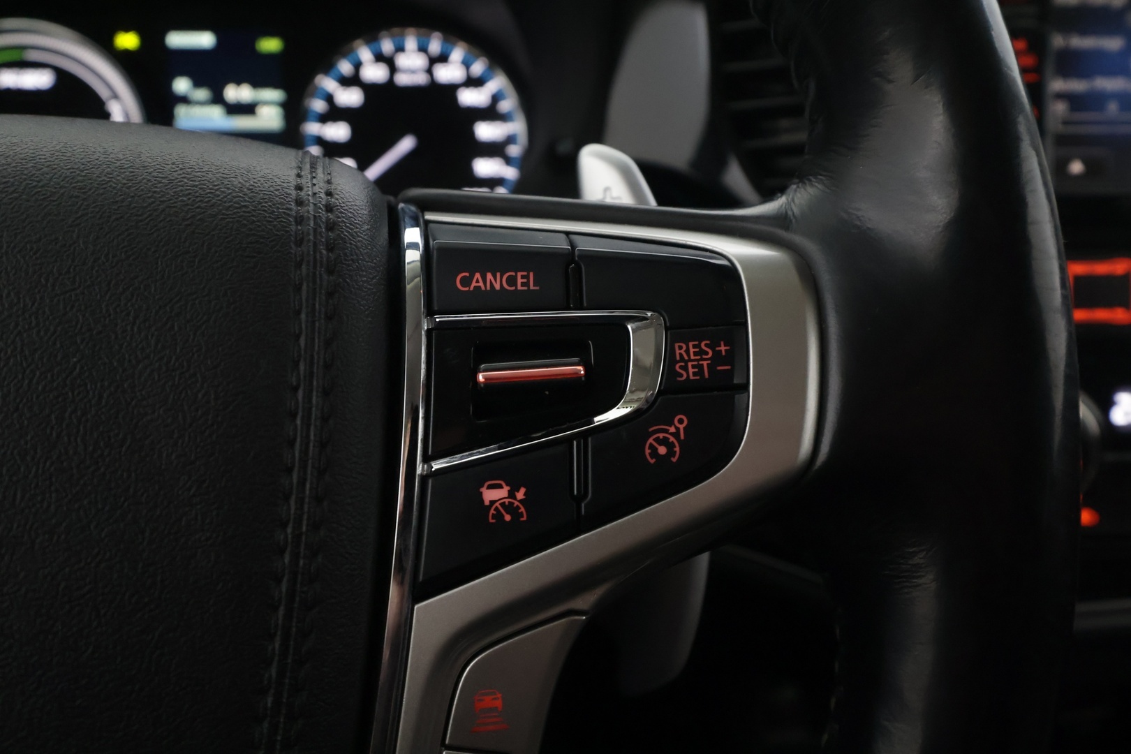 MITSUBISHI Outlander PHEV 2016