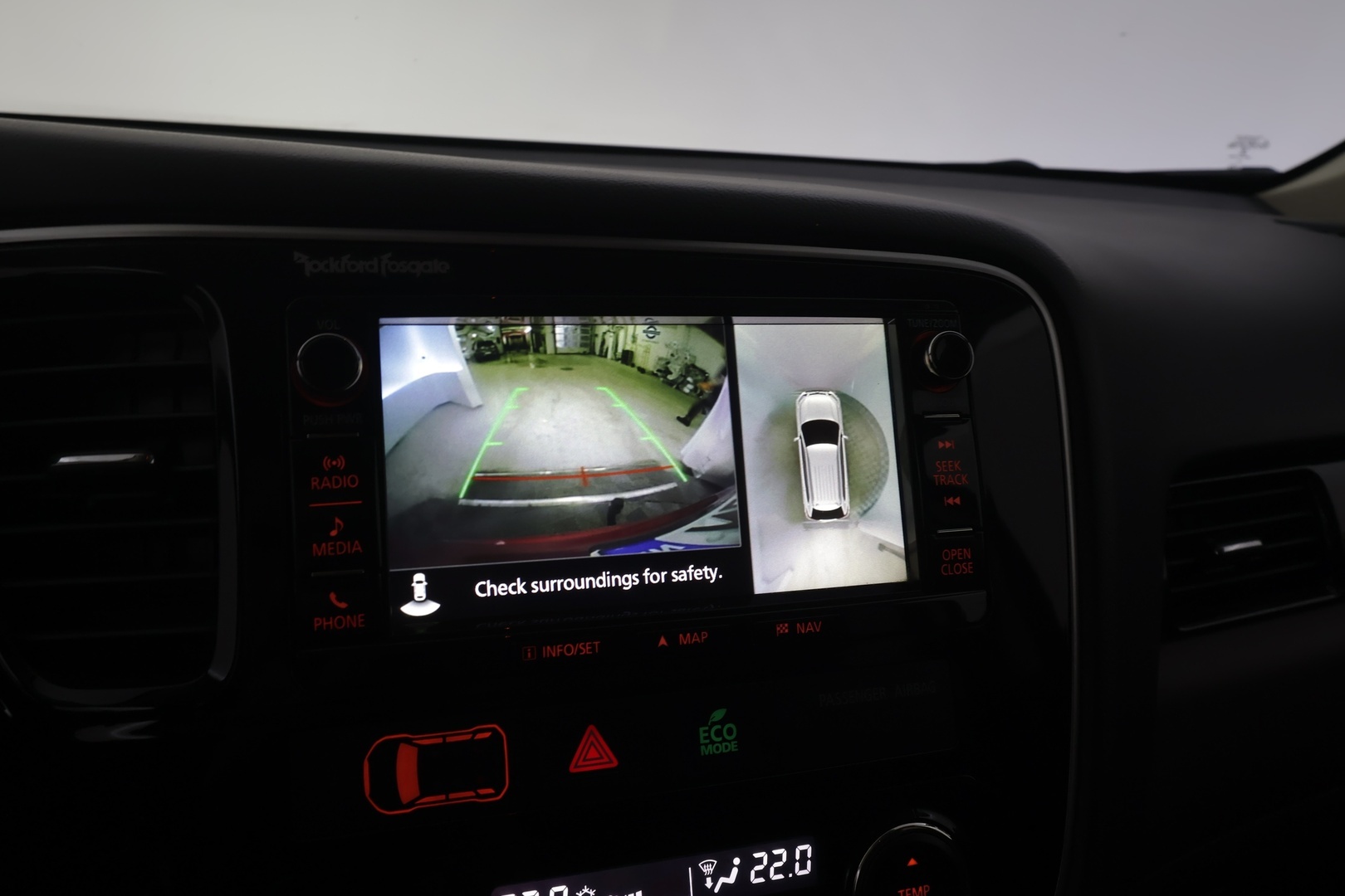 MITSUBISHI Outlander PHEV 2016