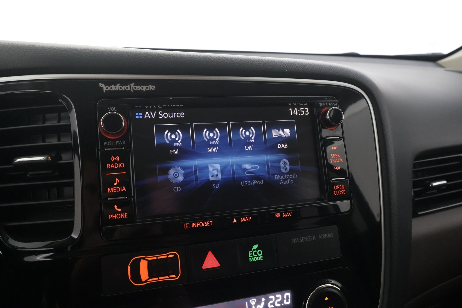 MITSUBISHI Outlander PHEV 2016