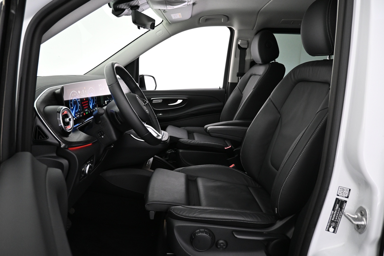MERCEDES-BENZ EQV 2026