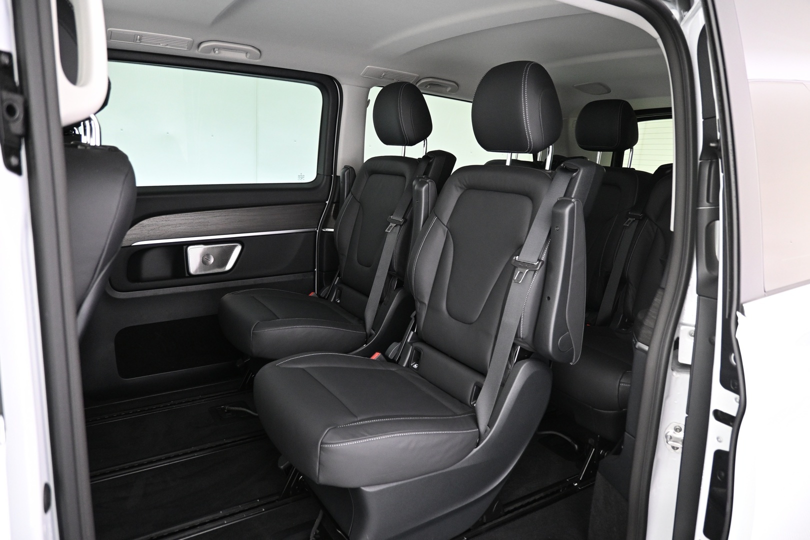MERCEDES-BENZ EQV 2026