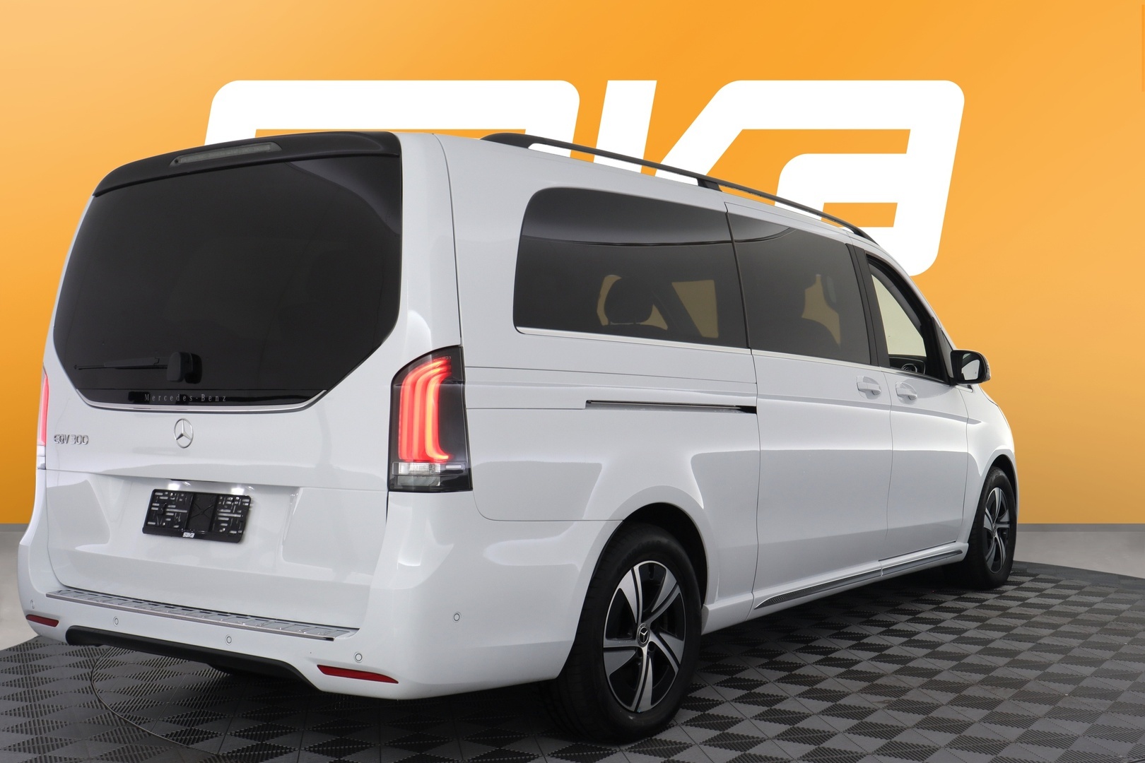 MERCEDES-BENZ EQV 2026