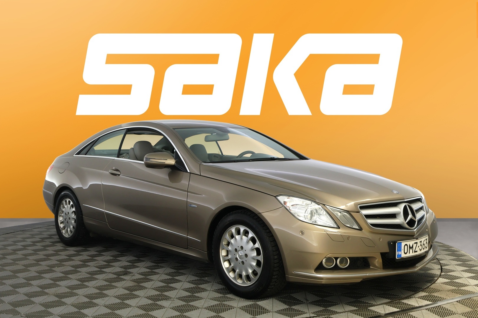 MERCEDES-BENZ E 2010
