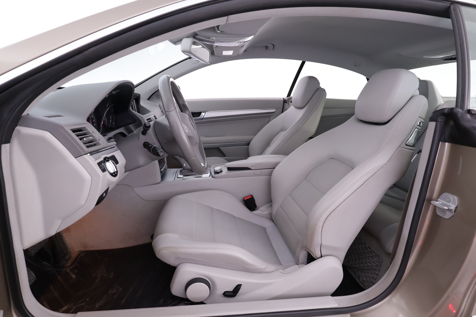 MERCEDES-BENZ E 2010
