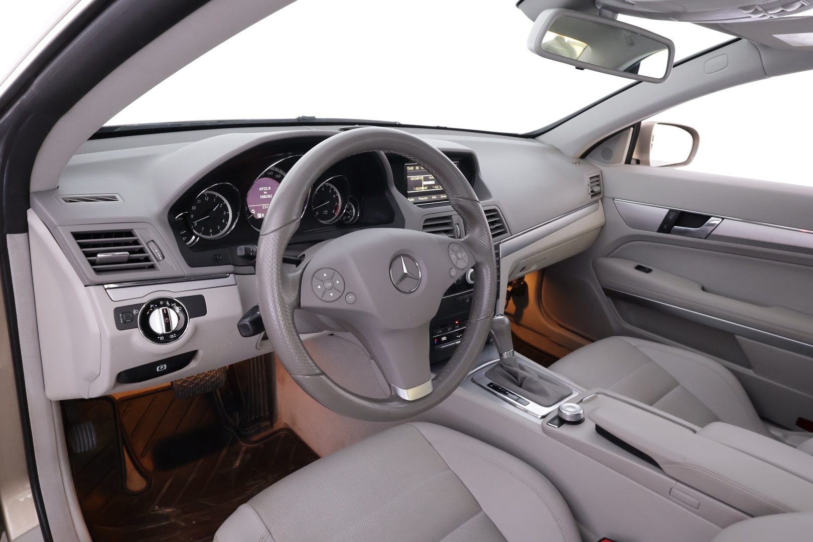 MERCEDES-BENZ E 2010