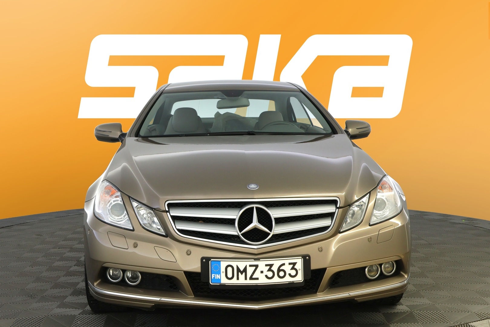 MERCEDES-BENZ E 2010