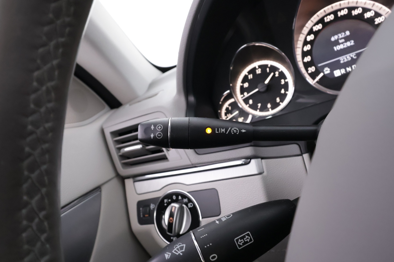 MERCEDES-BENZ E 2010