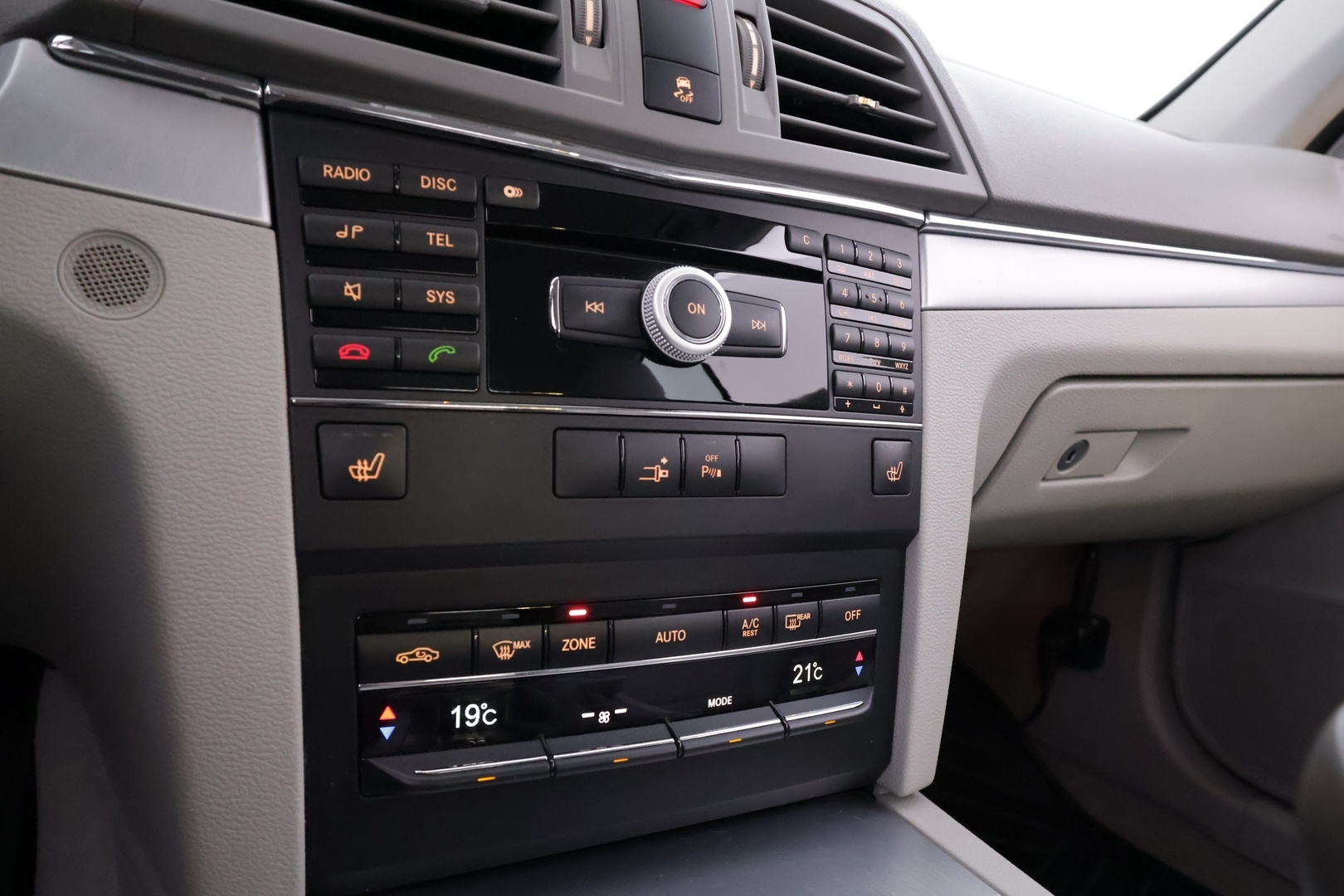MERCEDES-BENZ E 2010