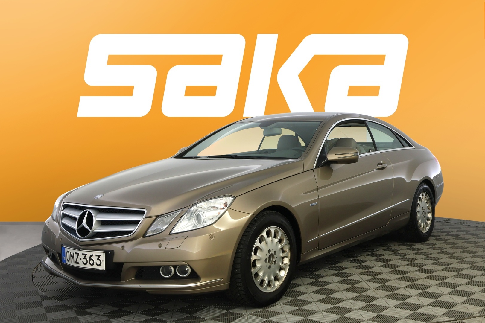 MERCEDES-BENZ E 2010
