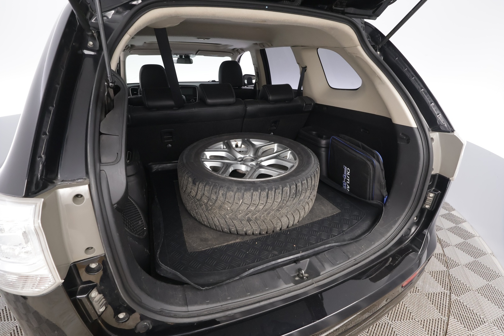 MITSUBISHI OUTLANDER PHEV 2014