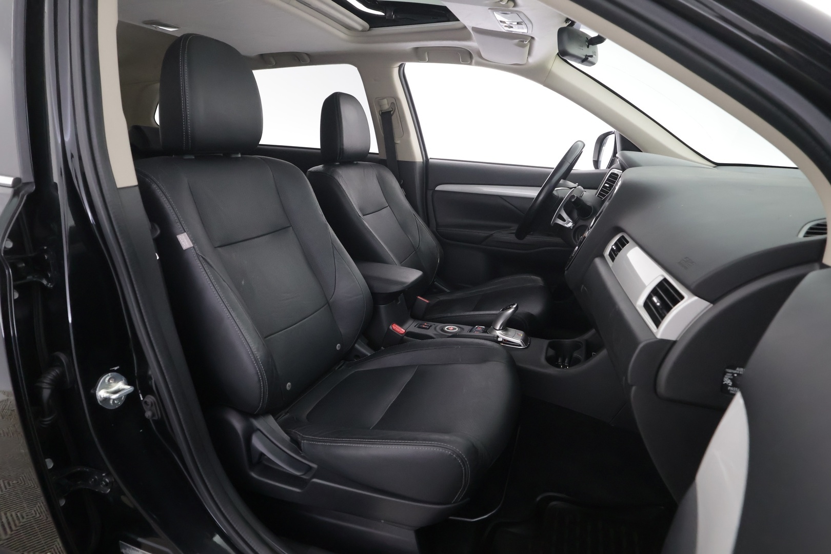 MITSUBISHI OUTLANDER PHEV 2014