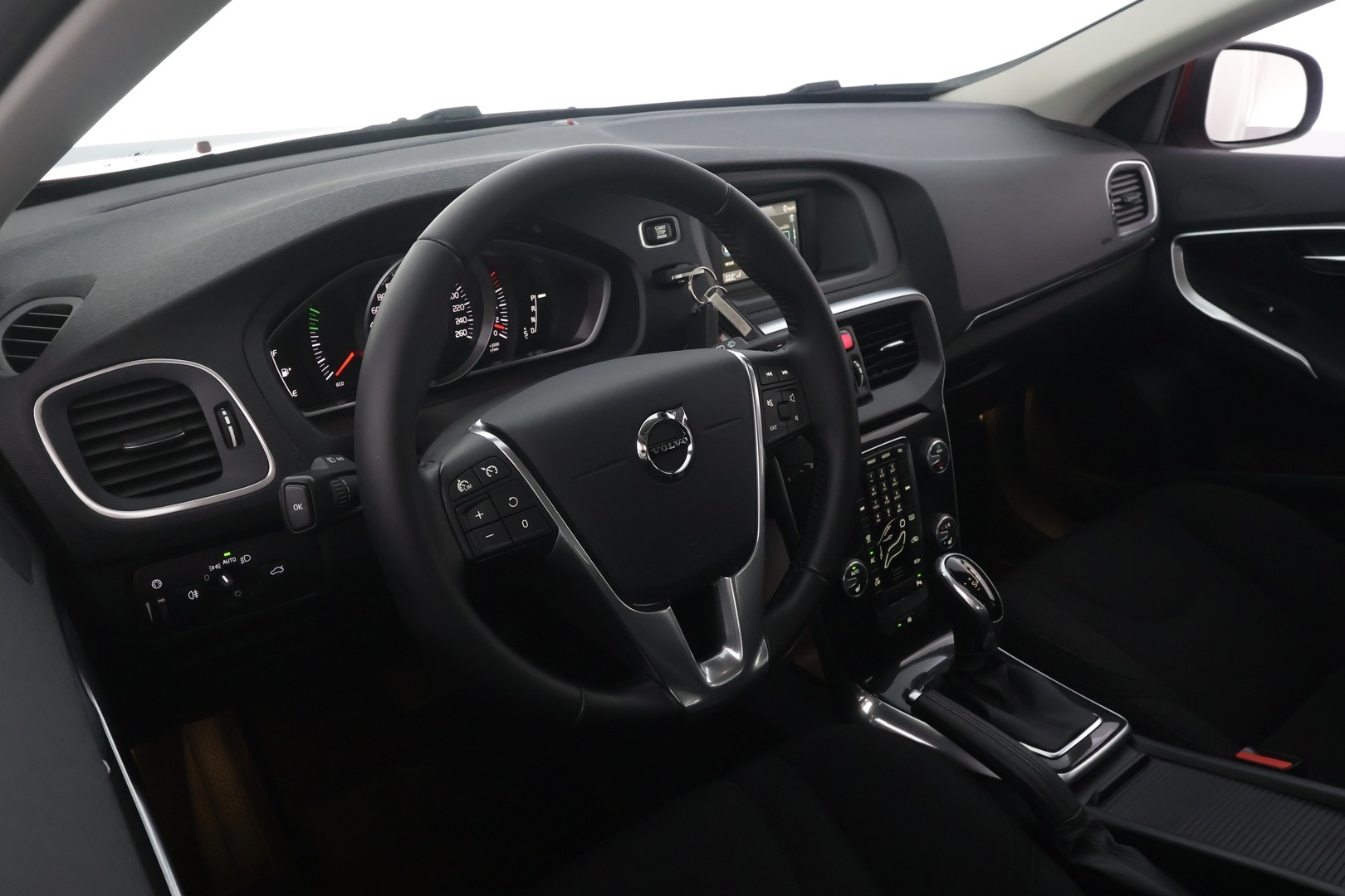 VOLVO V40 2017