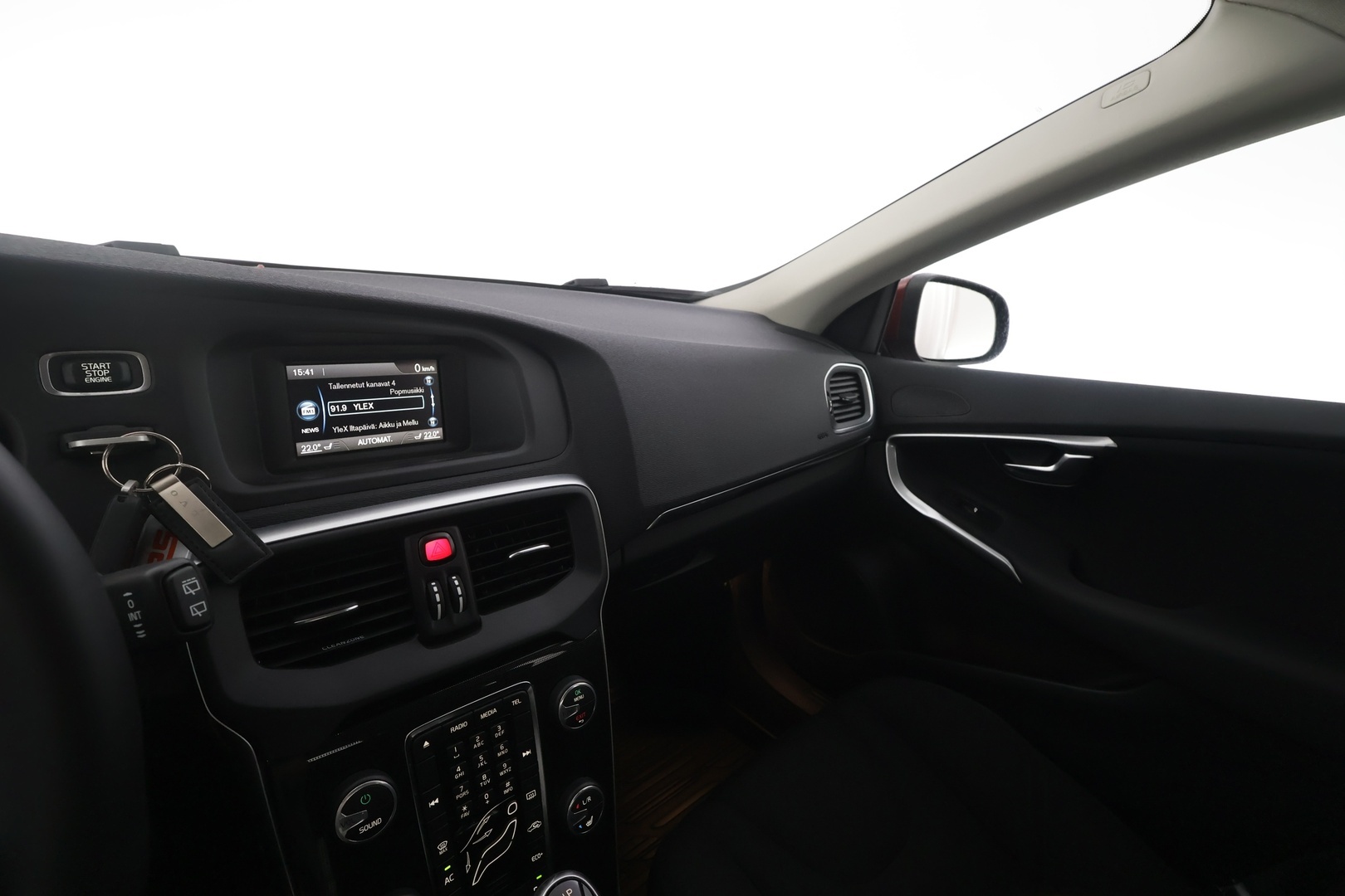 VOLVO V40 2017