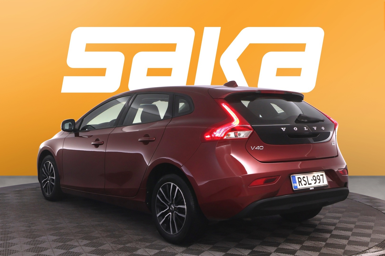 VOLVO V40 2017