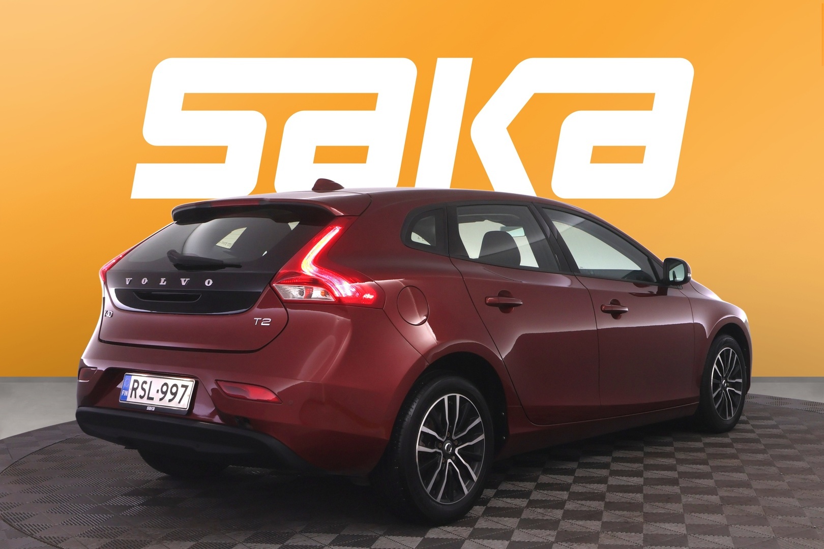VOLVO V40 2017