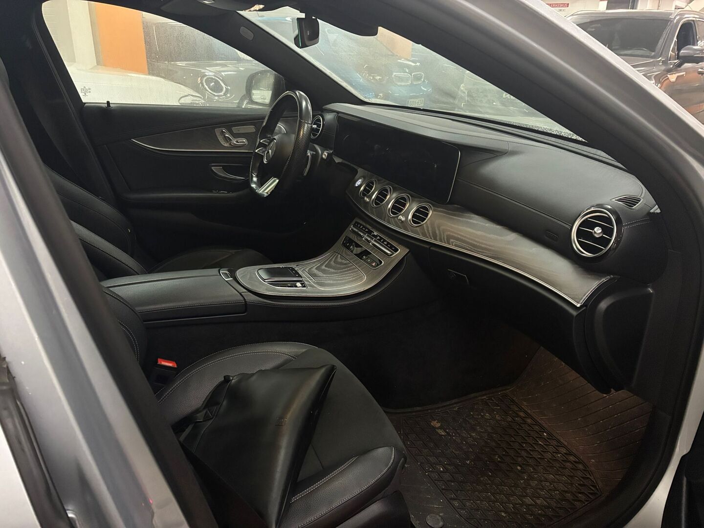 MERCEDES-BENZ E 2021