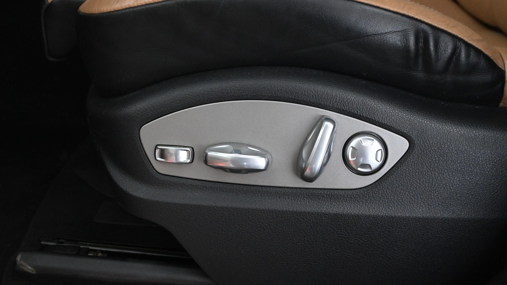 PORSCHE Cayenne 2015