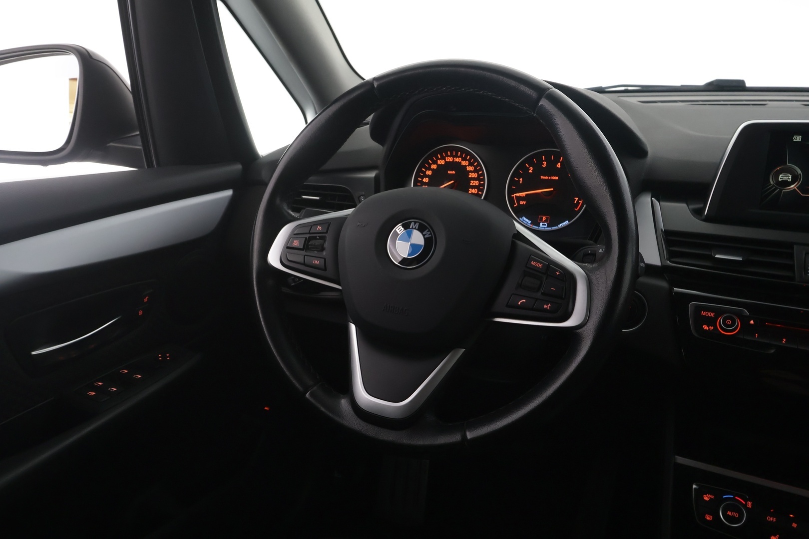 BMW 225 2017