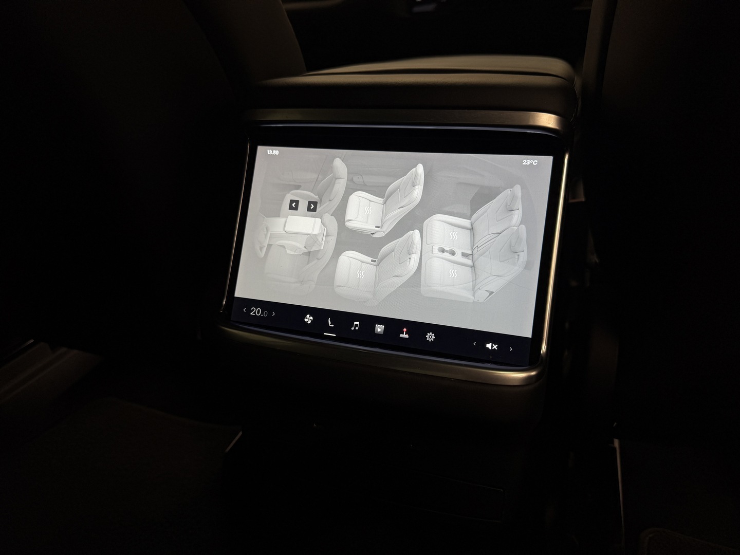 TESLA Model X 2023