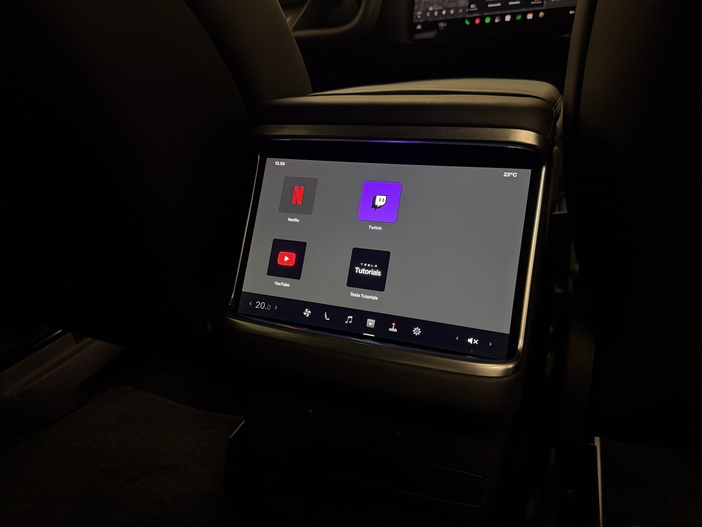TESLA Model X 2023