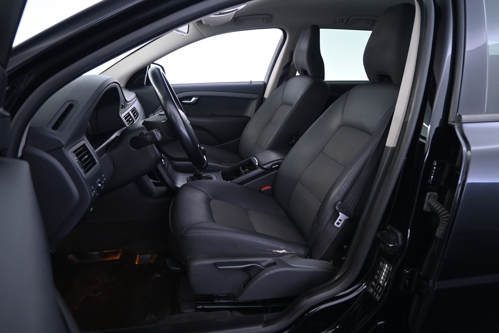 VOLVO V70 2010