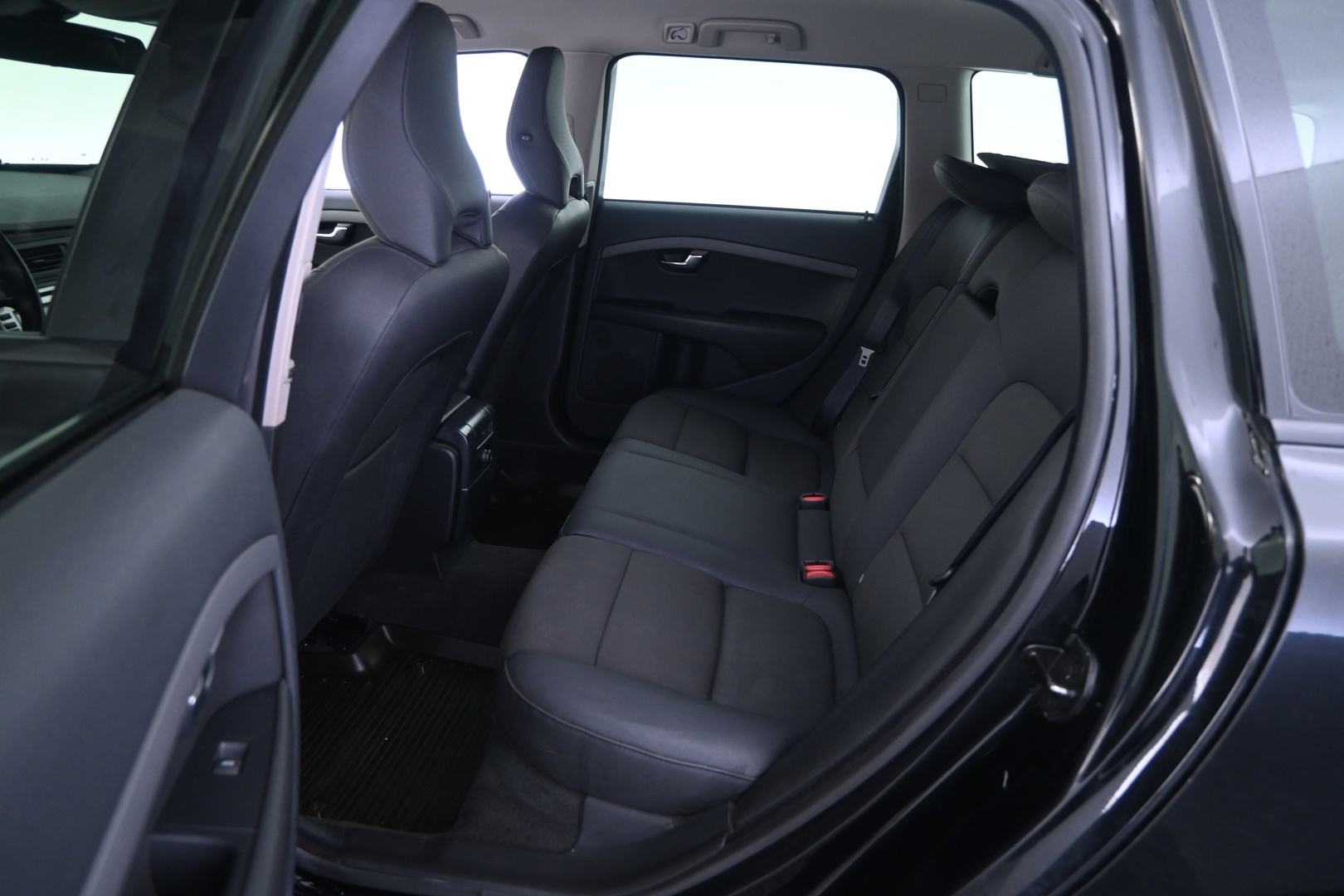 VOLVO V70 2010