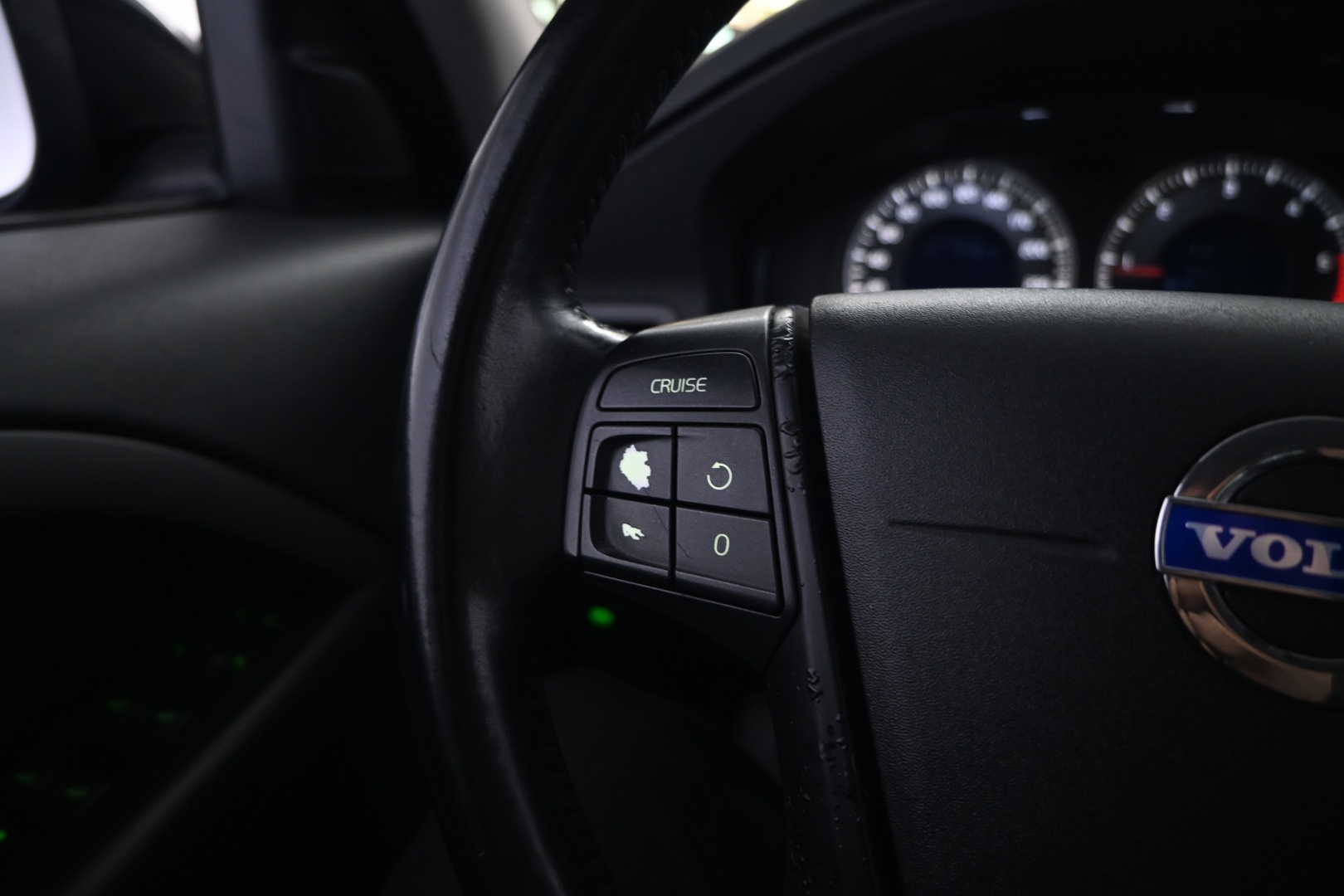 VOLVO V70 2010
