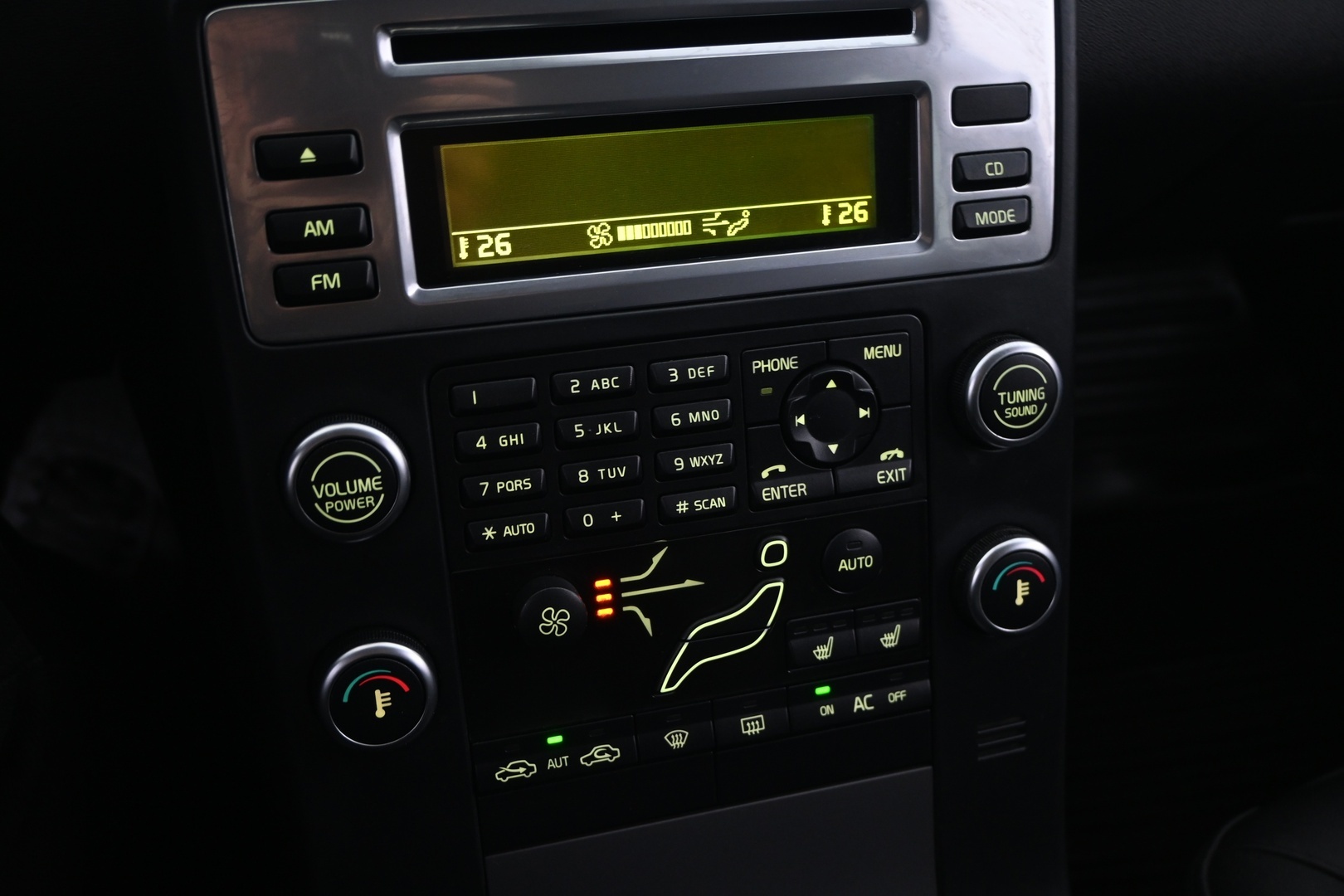VOLVO V70 2010