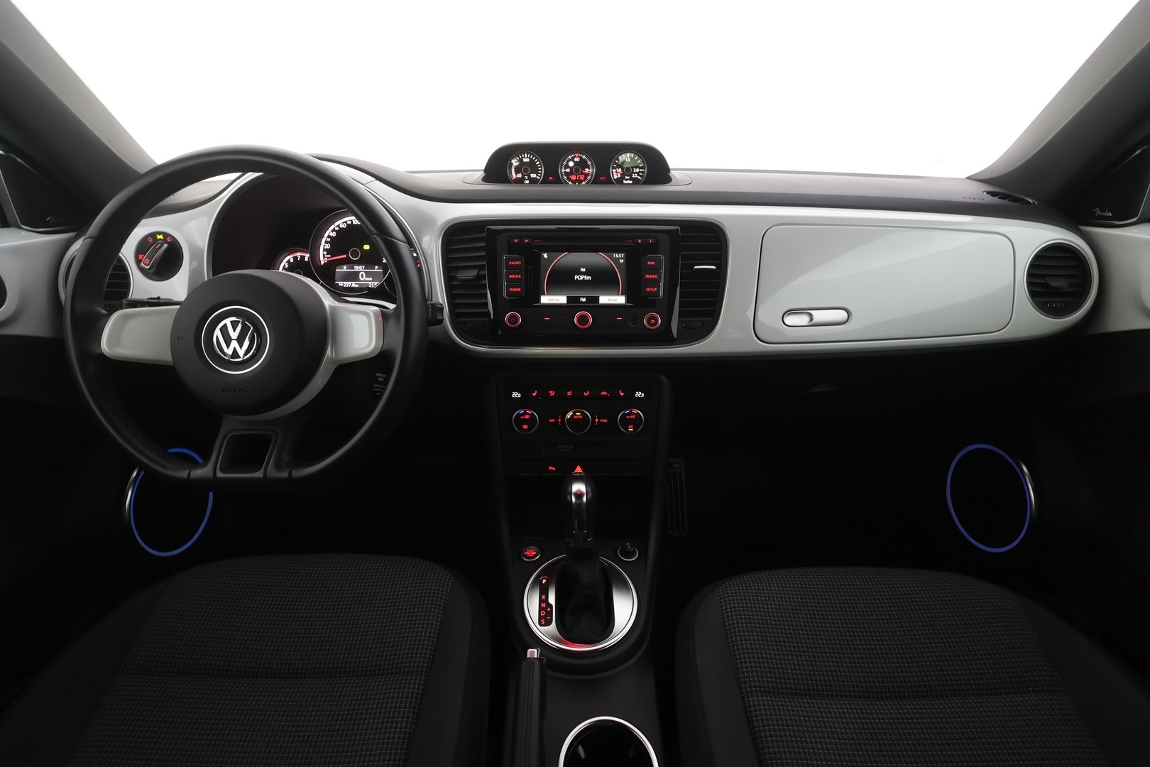 VOLKSWAGEN Beetle 2013