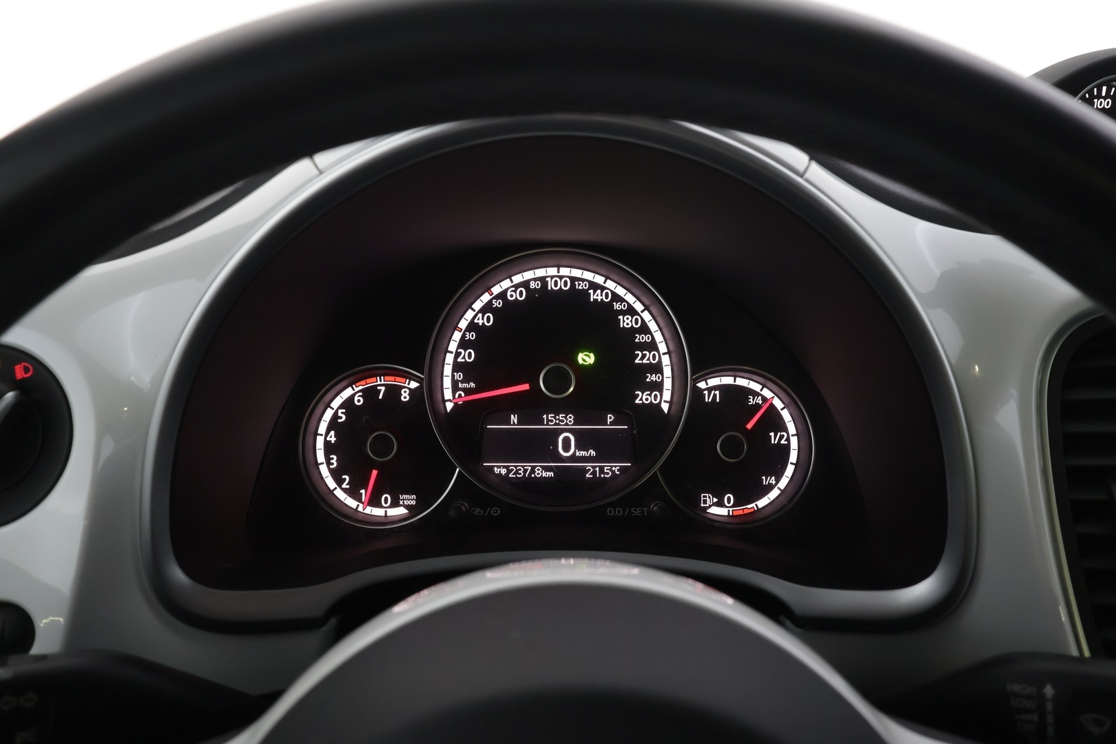 VOLKSWAGEN Beetle 2013