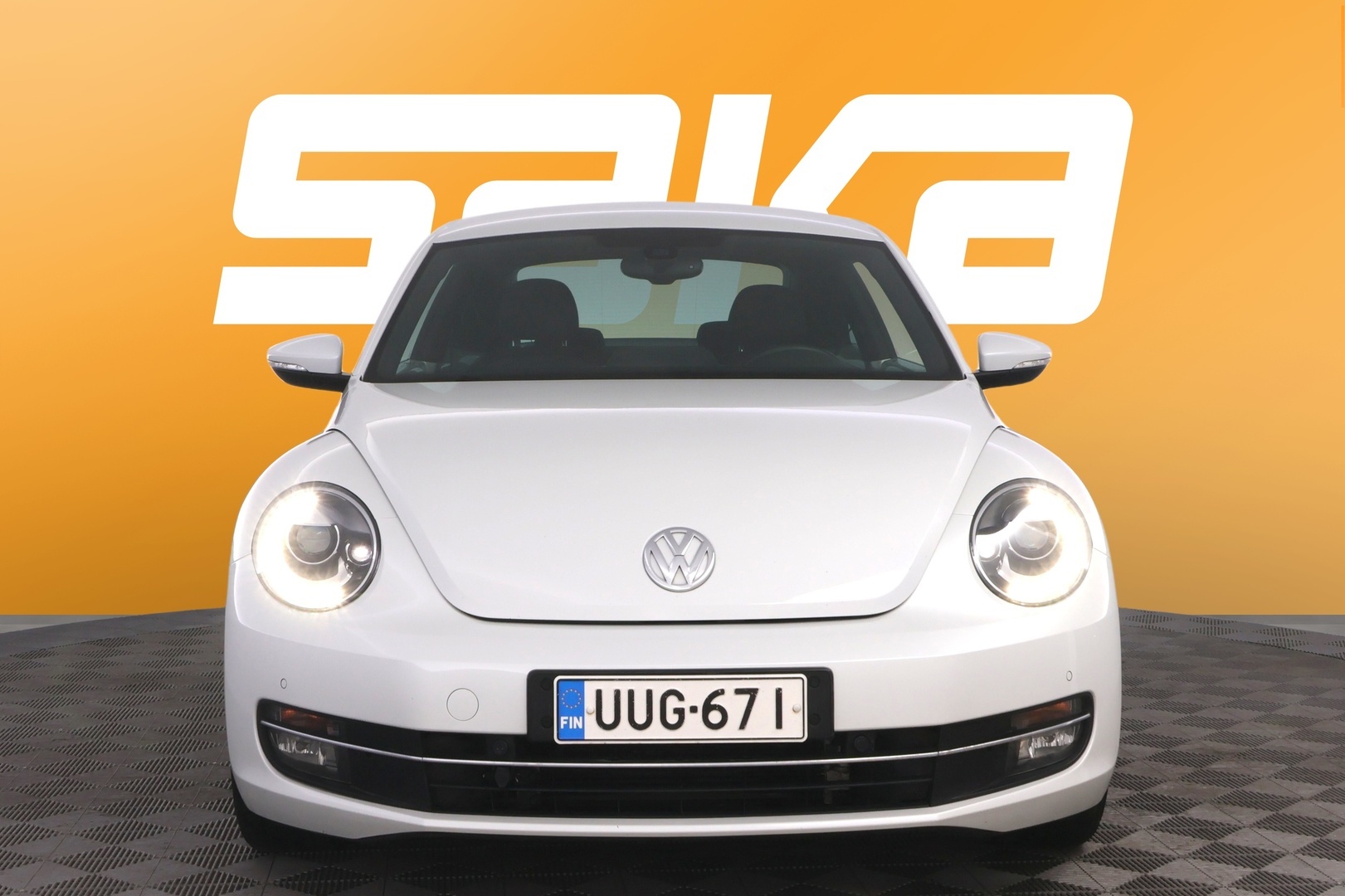 VOLKSWAGEN Beetle 2013