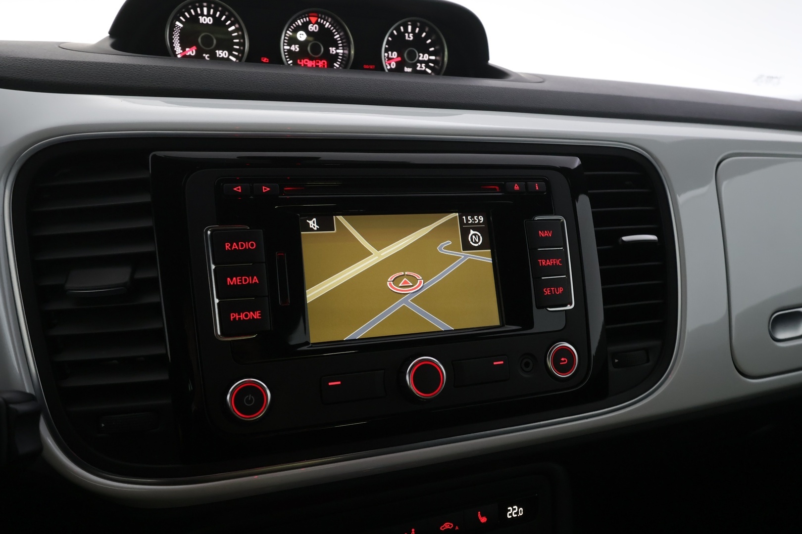 VOLKSWAGEN Beetle 2013